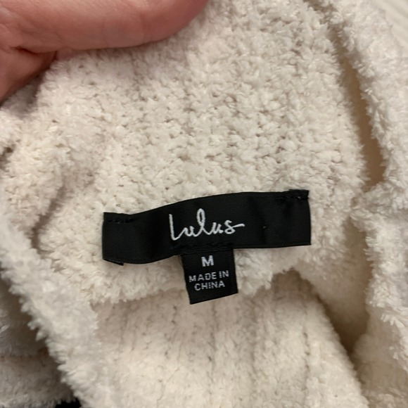 Lulus Cropped Sweater Womens Size‎ Medium Ivory White Fuzzy Knit Mock Neck Long - Picture 5 of 6